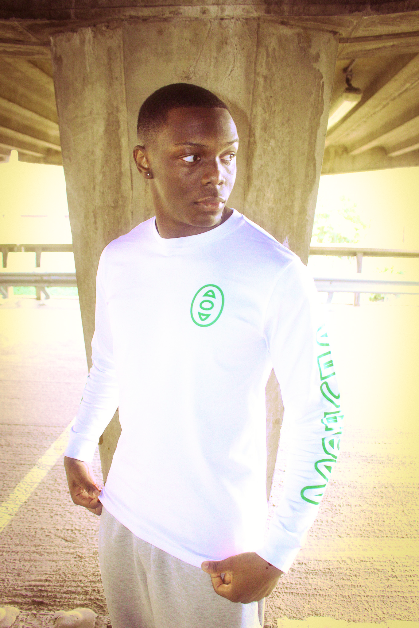 GREEN AND WHITE LONGSLEEVE TEE